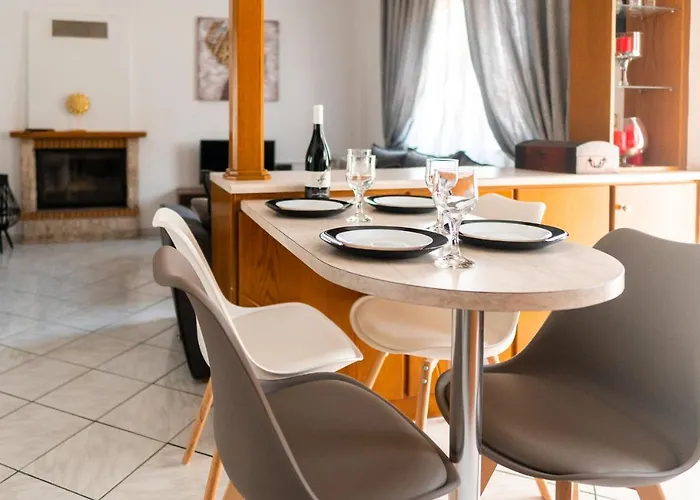 Peggy's In Chania * Ханья